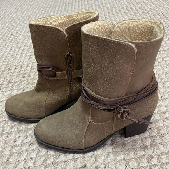 NWOT EDDIE BAUER BOOTS - SIZE 7 - Picture 1 of 10